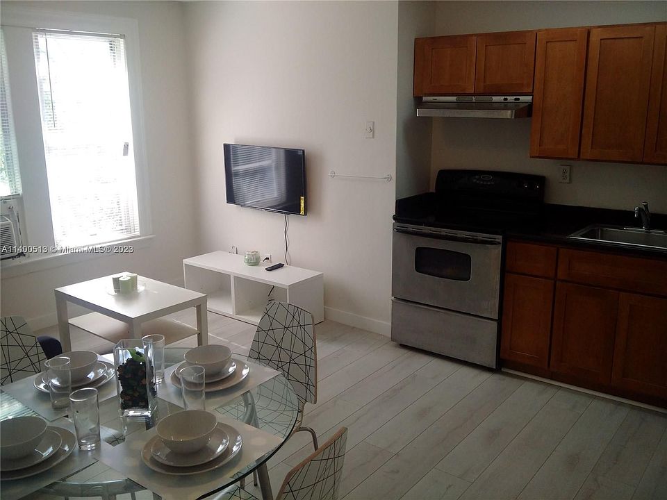 1st image of 842 Meridian Ave APT 3C