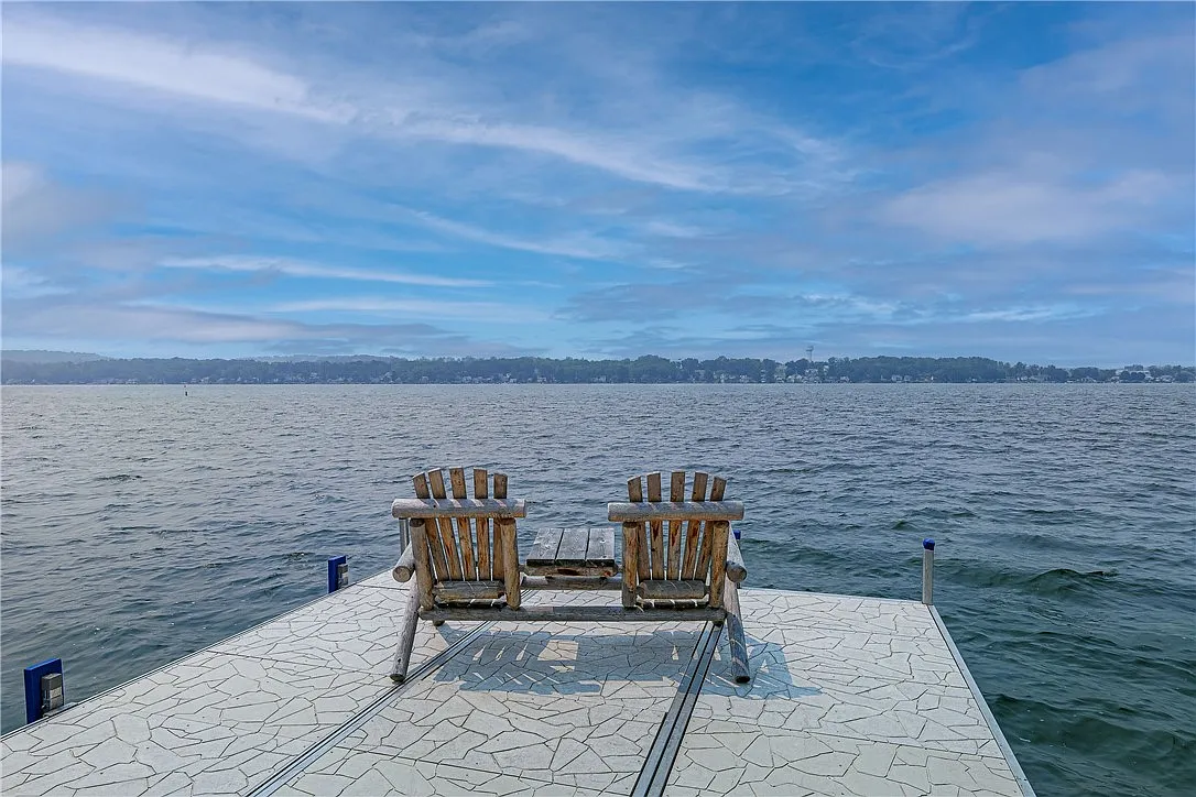 4 bed, 3.5 bath, 2058 sqft, $2,500 — Photo 3