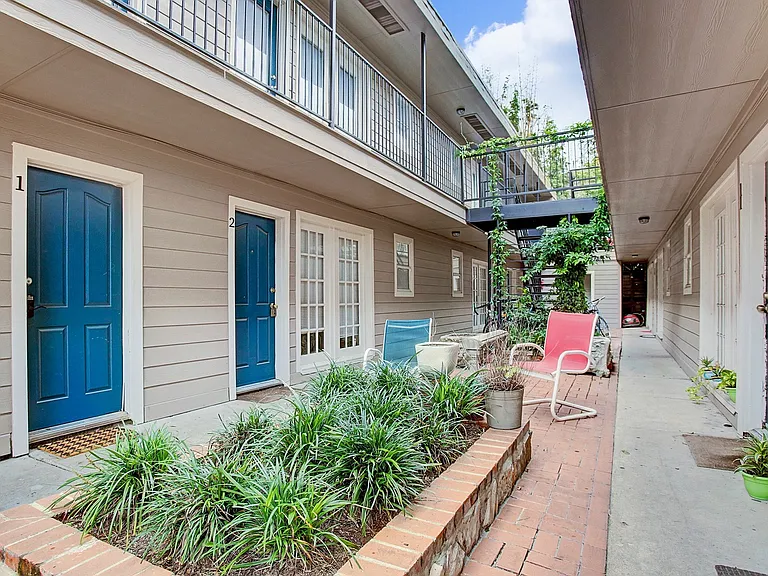 2202 Park Street — Photo 9