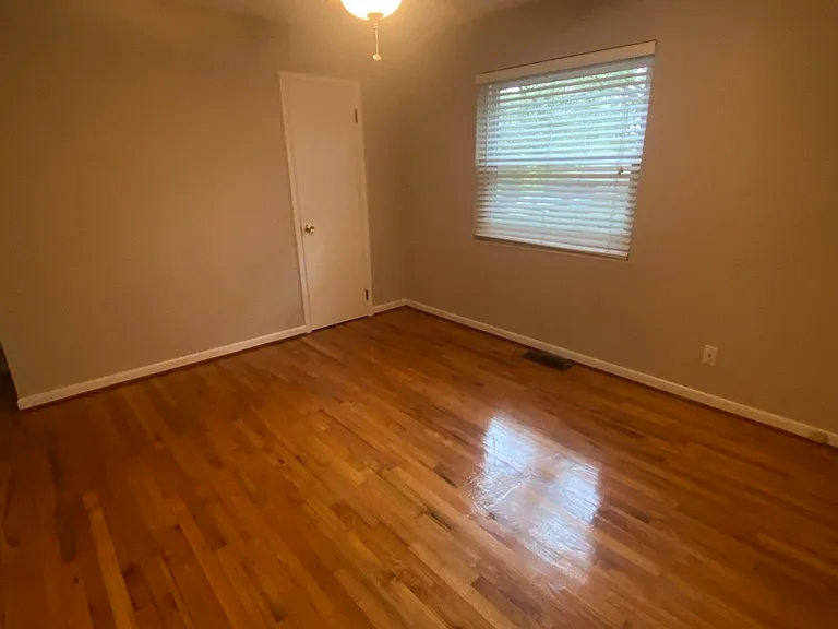 1504 Sunset Ln — Photo 17