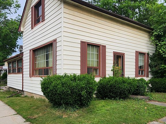 3rd image of 99 Church St E