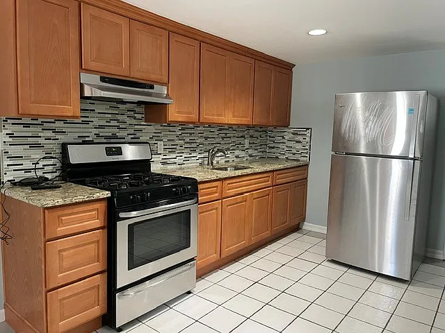 Studio, 600 sqft, $1,800 — Photo 1