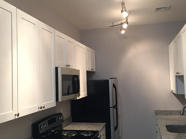 36 Abbott Street — Photo 48