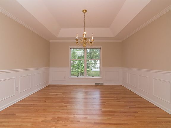 4th image of 33 Muterfield Ct