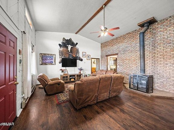 4th image of 327 N BARRY Street