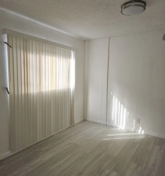 5170 N Columbus Ave #7 — Photo 8