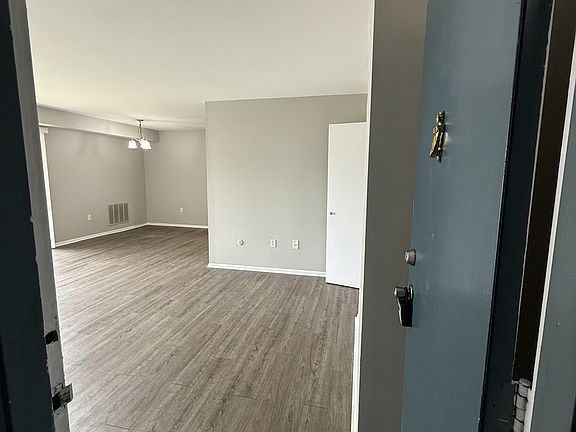 3rd image of 217 Francis Cadden Pkwy #202-1