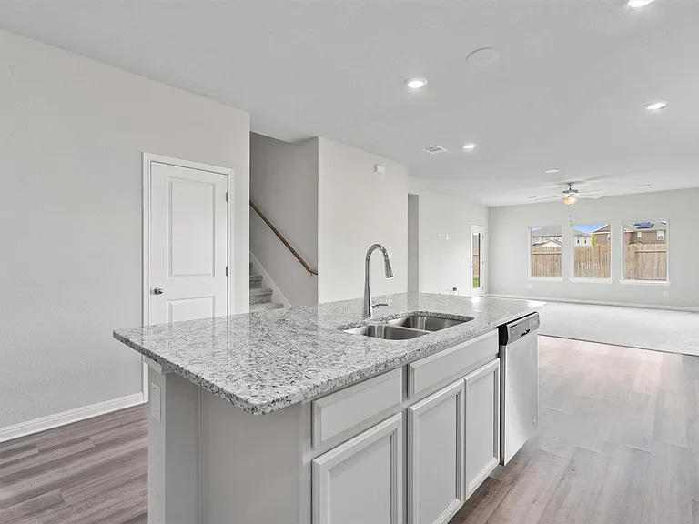 209 Golden Plains Pkwy — Photo 20