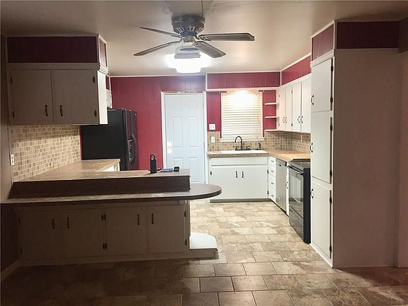 3rd image of 2502 Sylvan Dr