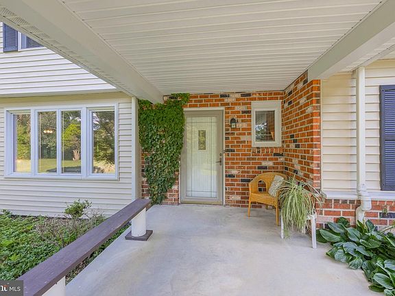 3rd image of 105 Stirrup Ln #3-000