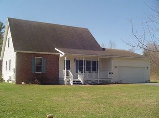 7 Rivers Edge Dr, Morrisonville, NY 12962