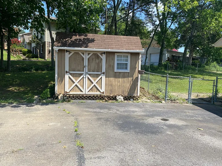703 Lucien Rd — Photo 16