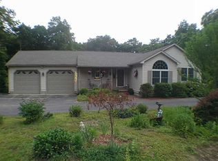 5686 Flat River Rd, Coventry, RI 02827