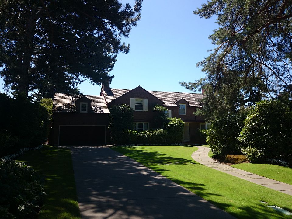 2nd image of 5615 NE Ambleside Rd