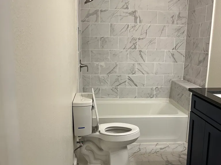 14784 FM 121 — Photo 24
