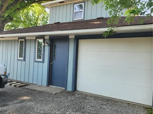 103 W 10th St, Stewartsville, MO 64490