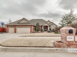 2424 SE 12th St, Moore, OK 73160