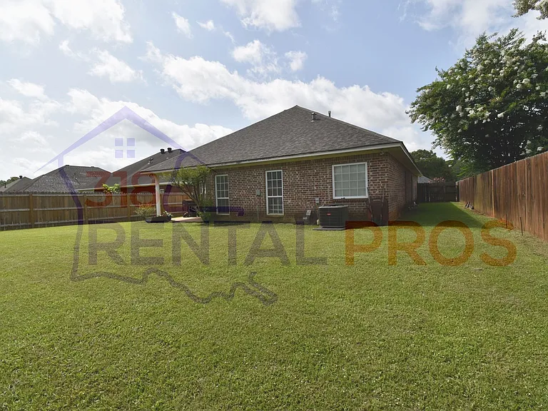 1119 Lisa Ln — Photo 29