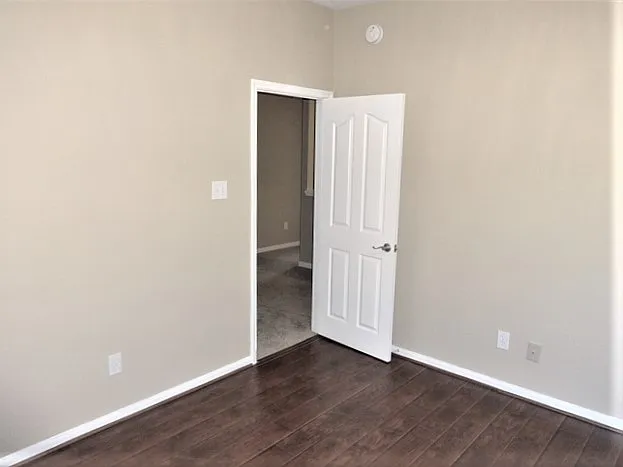 12027 Bunny Ln — Photo 11