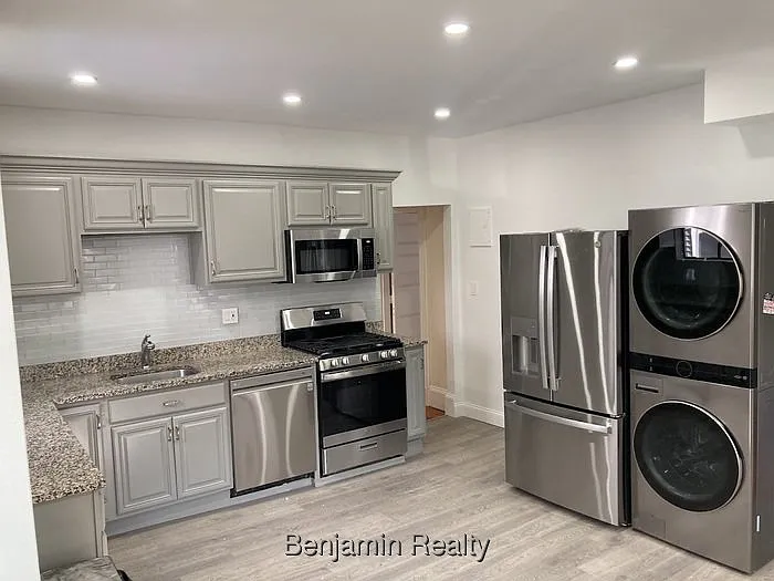 Washburn Ter — Photo 2