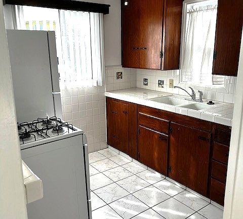 4th image of 137 Dolphin Ave