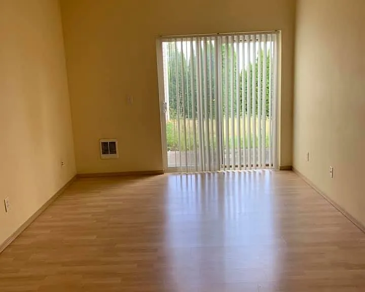 Oasis Apartments — Photo 34