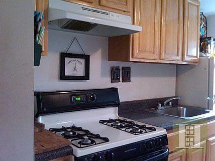 1st image of 354 Sackett St #3