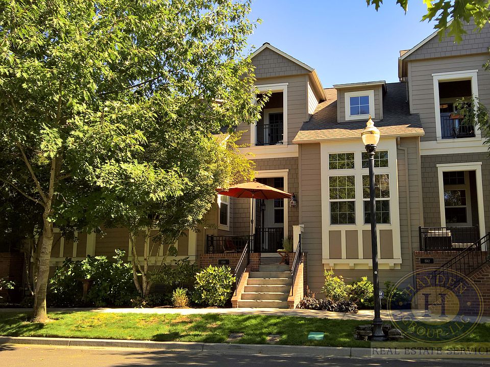1st image of 1566 NE Ashberry Dr