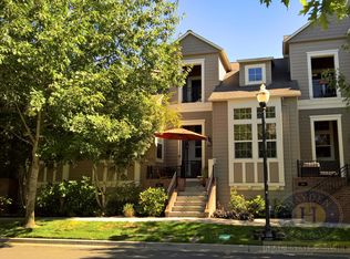 1566 NE Ashberry Dr, Hillsboro, OR 97124