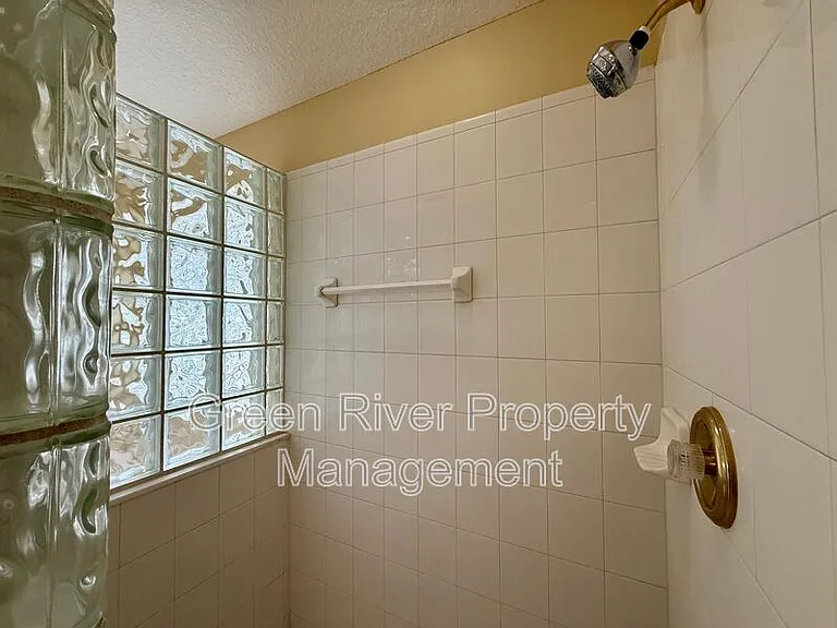 8716 Canopy Oaks Dr — Photo 35