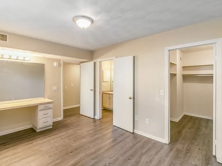 1306 E Miller Road 6114 Beechfield Dr — Photo 12