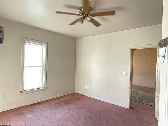 5th image of 107 Union St