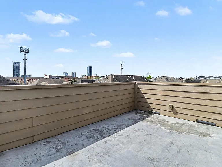 715 Hartman St — Photo 26