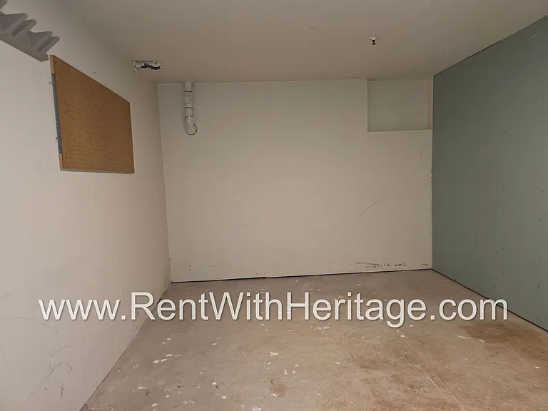 1550 Cedar Hl — Photo 54