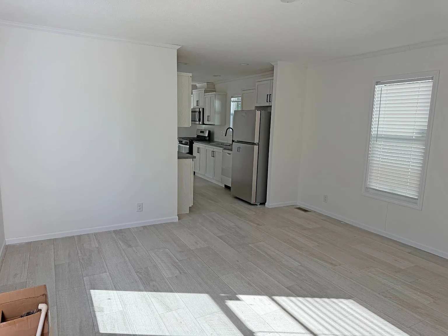 3 bed, 2.0 bath, 980 sqft, $1,275 — Photo 2