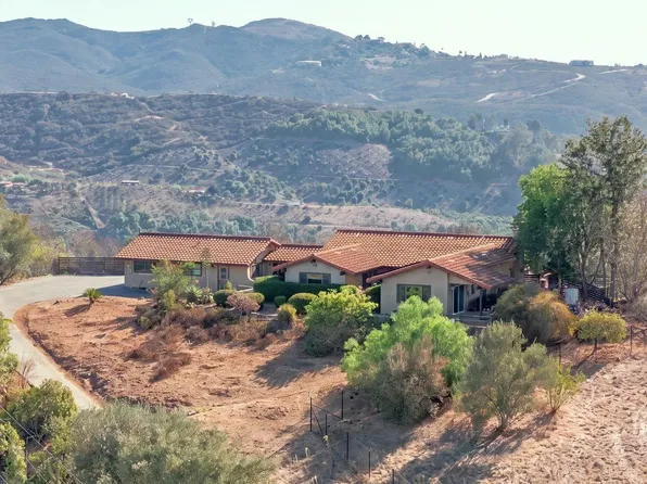 30138 Disney Ln, Vista, CA 92084