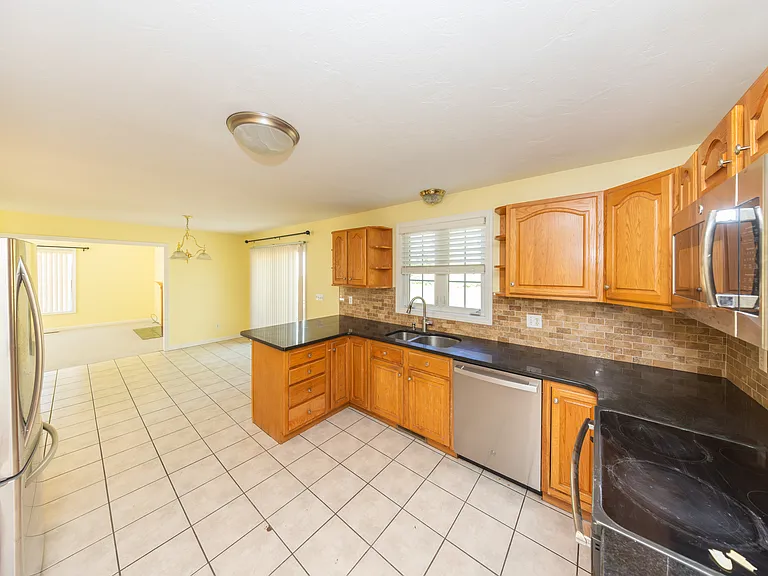 469 Walnut St — Photo 66