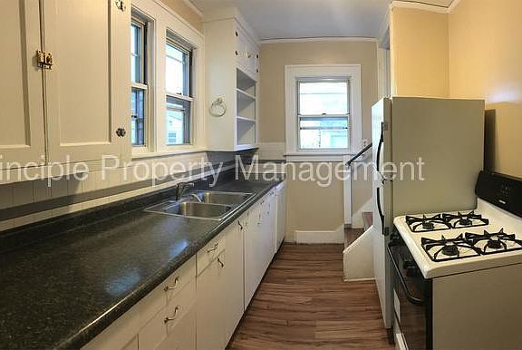 5th image of 300 E Virginia Ave