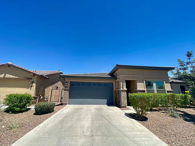 12389 N 173rd Ln — Photo 3