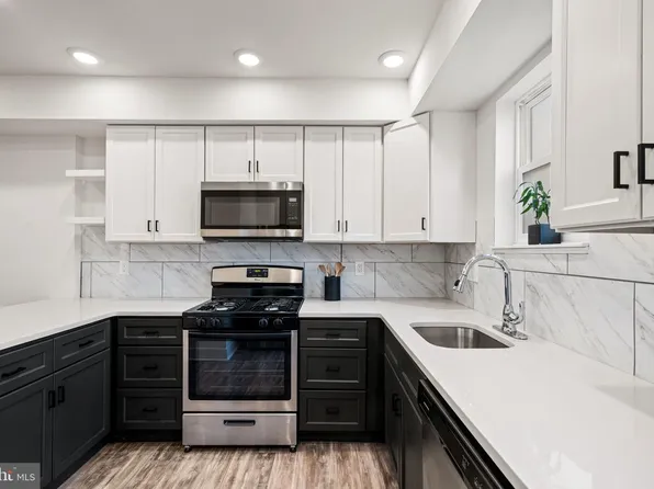 1752 Waterloo St, Philadelphia, PA 19122