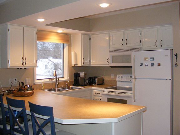 3rd image of 2488 Cadotte Ave
