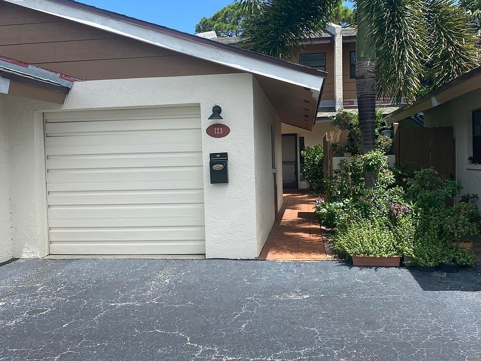 1st image of 123 Kristi Dr #123