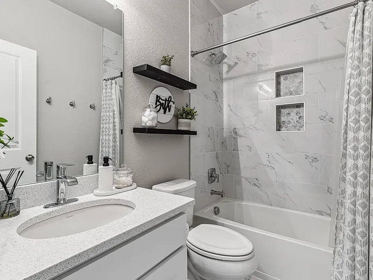 Downstairs full bathroom