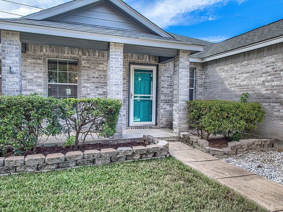 1st image of 132 Wistoria Ct