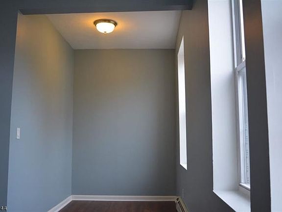 3rd image of 290 Ogden St APT 3