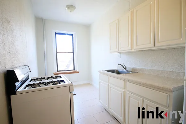 Rented by Link NY Realty | media 15