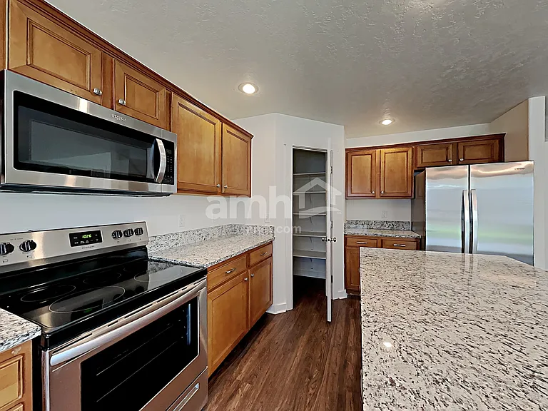 6012 S Sea Breeze Way — Photo 3