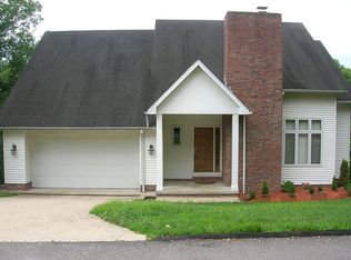 103 McDavid Ln, Charleston, WV 25311