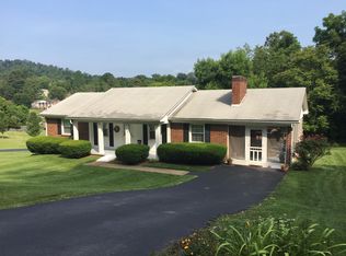 1016 Eastbrook Dr, Kingsport, TN 37663