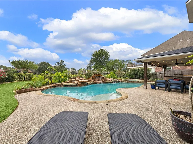 1125 Shady Knoll Ln — Photo 30